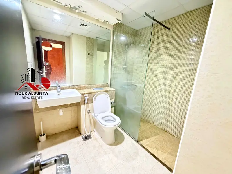 FRONT OF METRO SUPER LUXURY 3BHK WITH MAID ROOM OPEN VIEW BALCONY ONLY FOR FAMILY!!