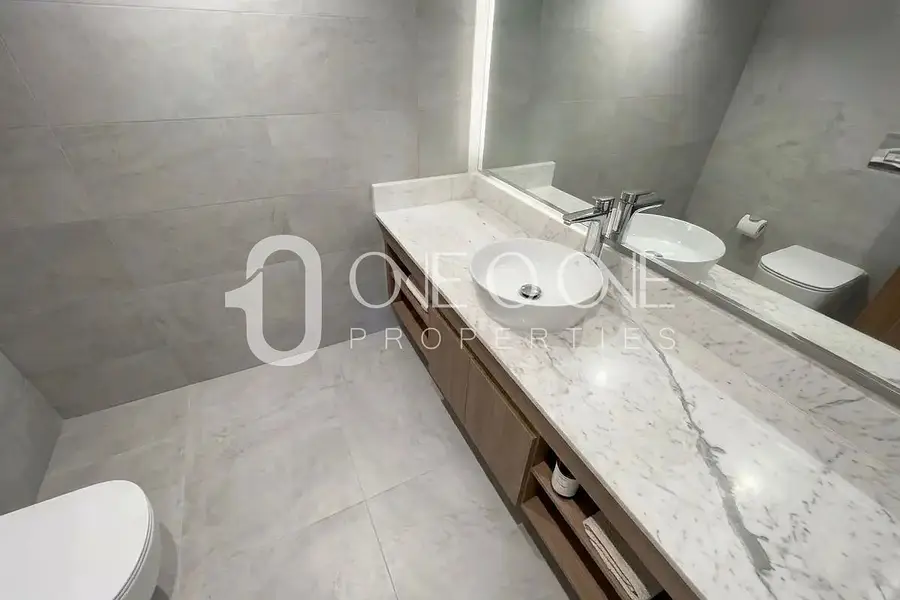 Spacious 1BR Apartment | Balcony | Downtown City View