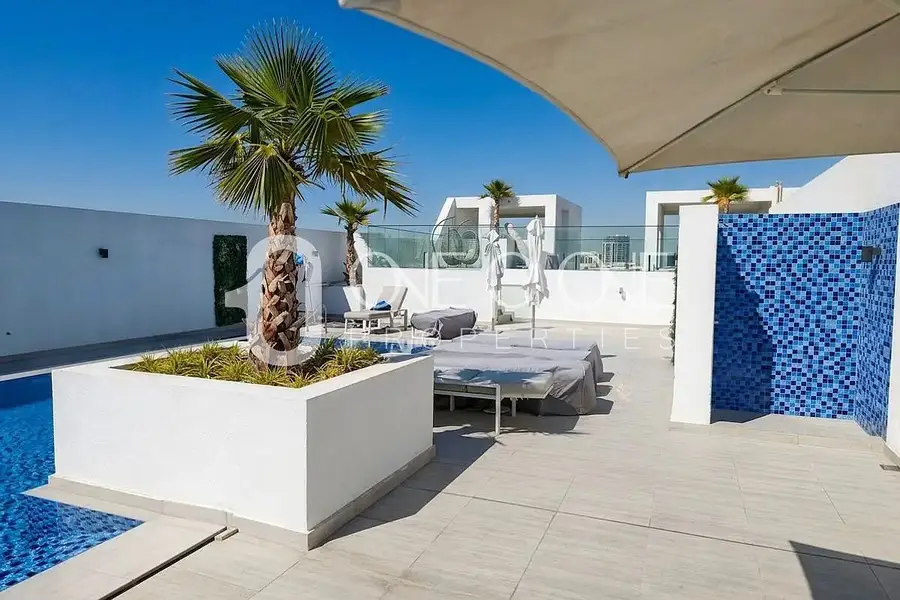 Spacious 1BR Apartment | Balcony | Downtown City View