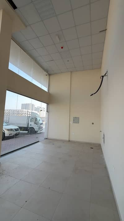 Shop zum Miete in Al Jurf, Ajman - WhatsApp Image 2026-10-12 at 1.33. 29 PM. jpeg Shop zum Miete in Al Jurf, Ajman - WhatsApp Image 2026-10-12 at 1.33. 29 PM. jpeg