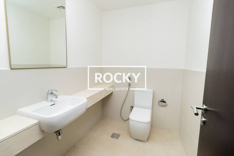 13 Rocky Real Estate - Te-com - API Tower - Apartment (14 of 22). JPG