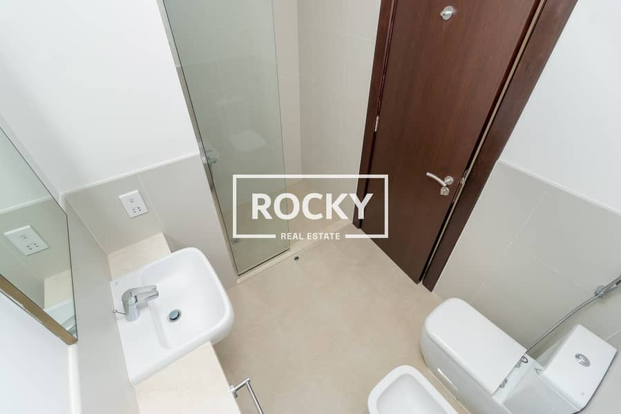14 Rocky Real Estate - Te-com - API Tower - Apartment (17 of 22). JPG