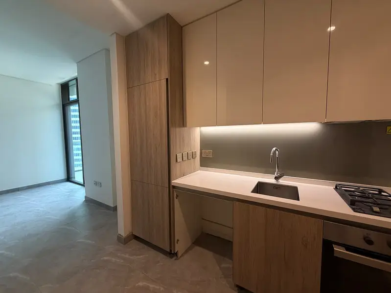 UNFURNISHED STUDIO | BALCONY | PENINSULA TWO
