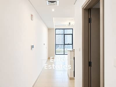Studio zum Miete in Al Jaddaf, Dubai - Bright Minimalist Apartment Corridor. png Studio zum Miete in Al Jaddaf, Dubai - Bright Minimalist Apartment Corridor. png