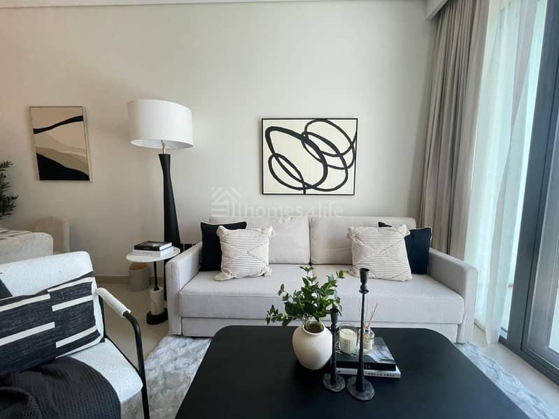 FULLY FURNISHED | COMMUNITY VIEW | LUXURY LIVING FULLY FURNISHED | COMMUNITY VIEW | LUXURY LIVING