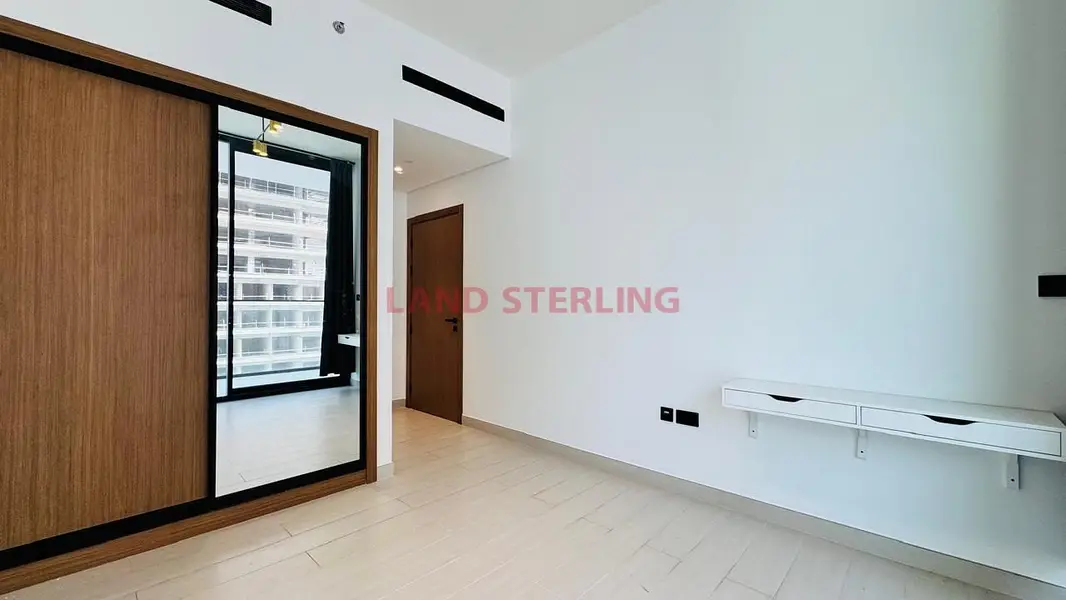 Brand New I Large Balcony I Vacant I 6 Cheques