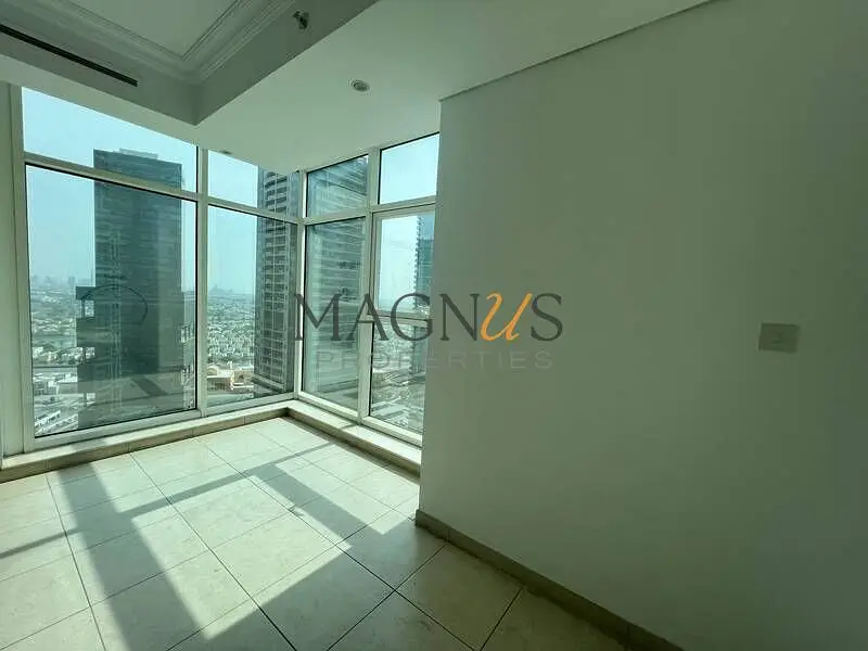UPGRADED | HIGH FLOOR | VASTU COMPLIANT | LAKE VIEW
