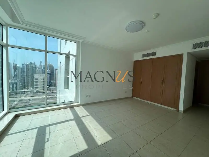 UPGRADED | HIGH FLOOR | VASTU COMPLIANT | LAKE VIEW
