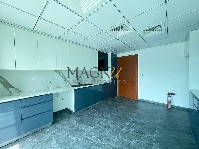 UPGRADED | HIGH FLOOR | VASTU COMPLIANT | LAKE VIEW