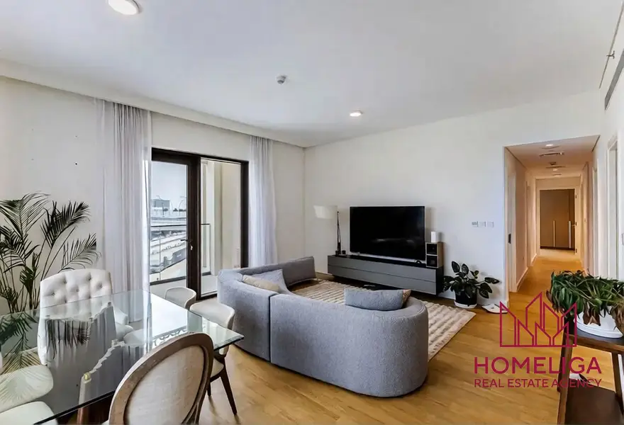 Huge Layout | Vacant | Waterfront