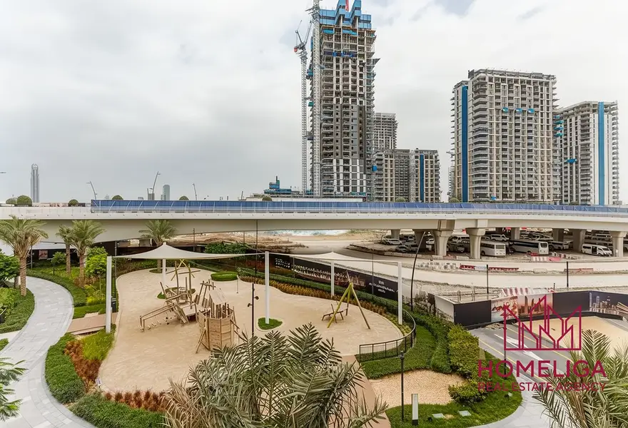Huge Layout | Vacant | Waterfront