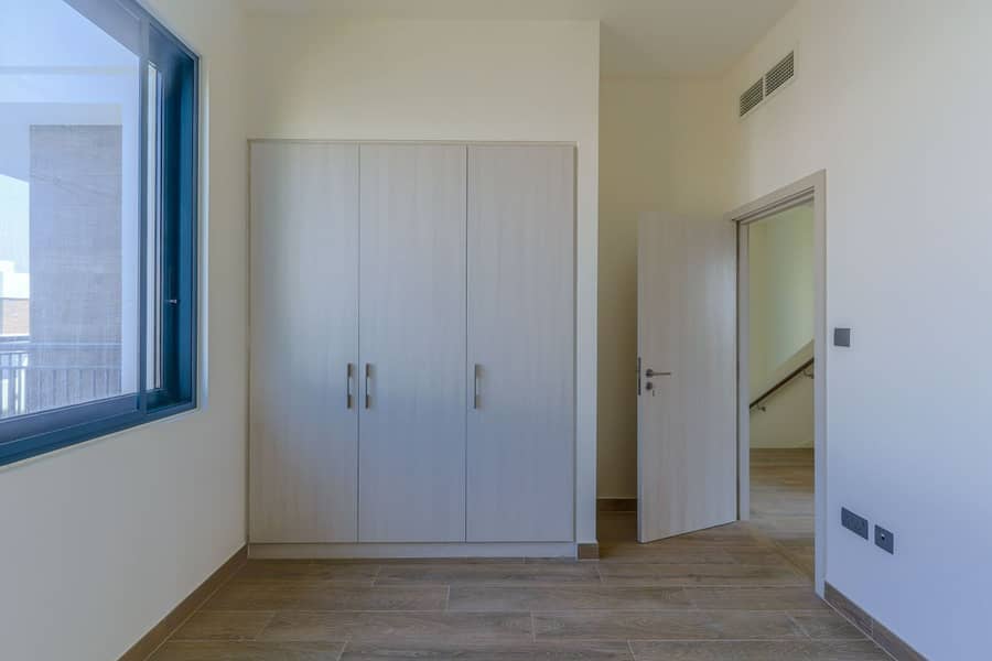 8 Image 0