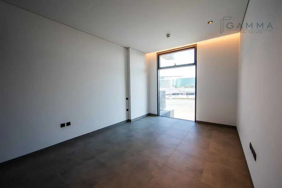 Large Layout | Prime Location with 5* Amenities
