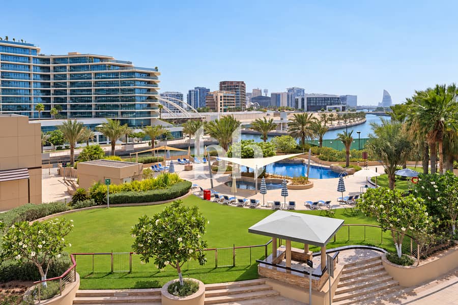 9 Bright Kitchenwith Balcony Views 11