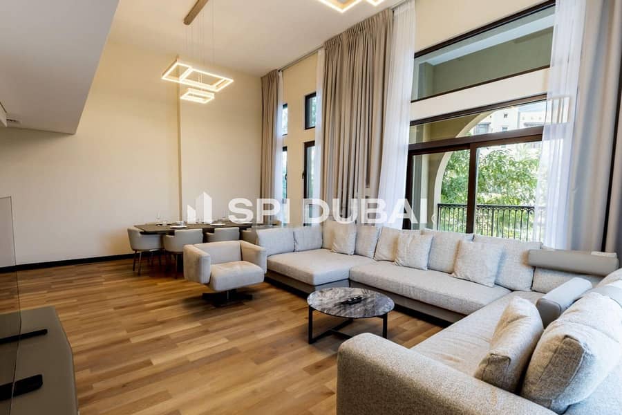 8 23_Lamtara_1_Living_Room_Windows. jpg