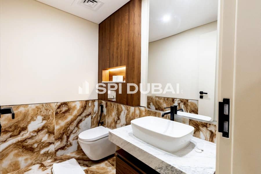 27 21_Lamtara_1_Marble_Bathroom. jpg