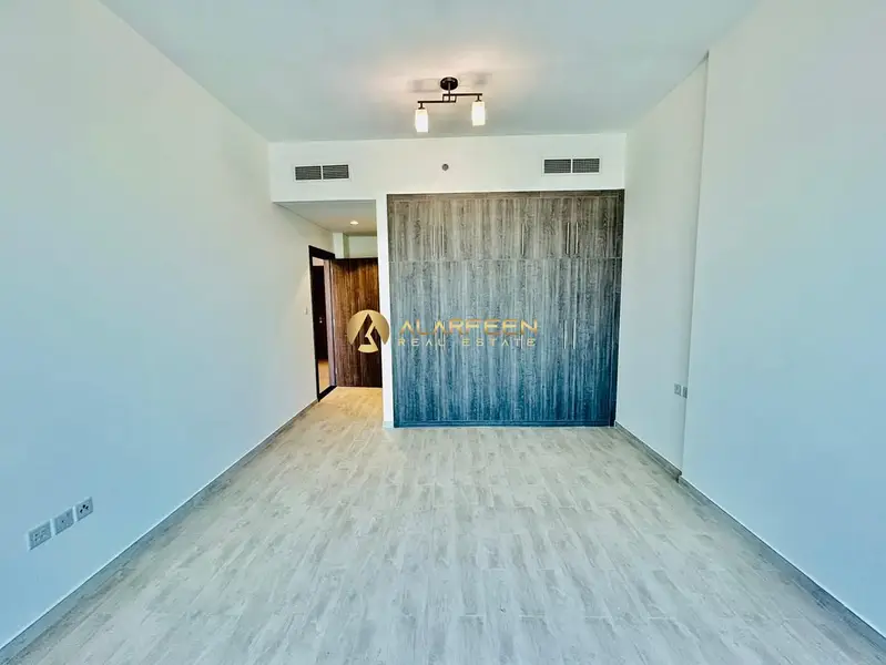 Smart Living | Well-Designed 1 BR | Mid Floor