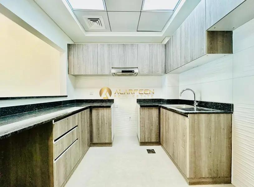 Smart Living | Well-Designed 1 BR | Mid Floor