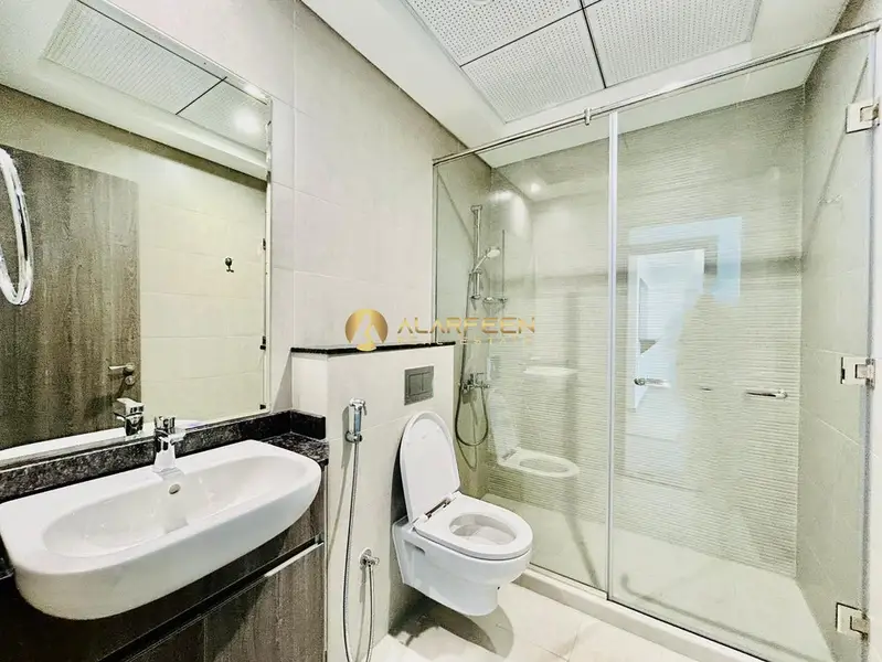 Smart Living | Well-Designed 1 BR | Mid Floor