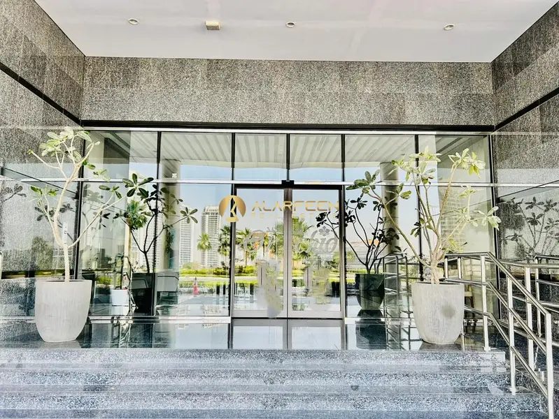 Smart Living | Well-Designed 1 BR | Mid Floor