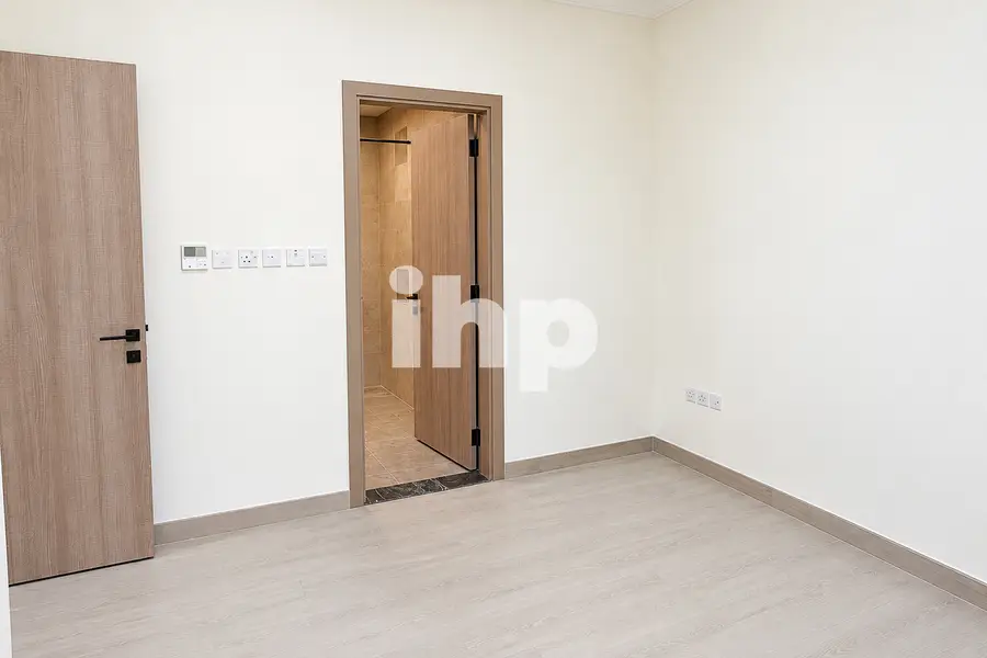 Exclusive | Corporate-Tenanted Building | Liwan 2