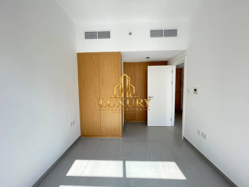 8 Spacious 1 BHK with Pool View | AED 42,999 | 4 Yearly Installments