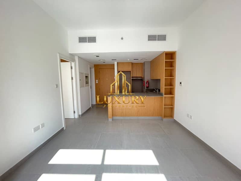 17 Spacious 1 BHK with Pool View | AED 42,999 | 4 Yearly Installments