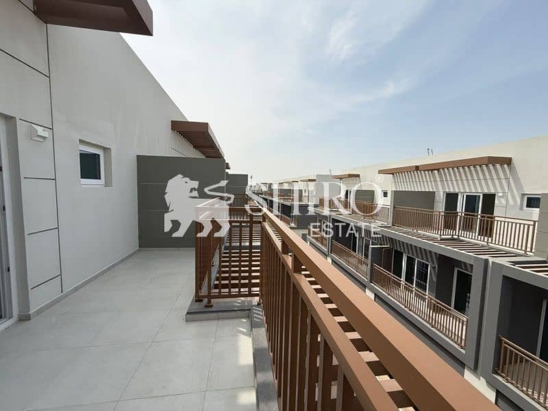 22 Balcony B 003. jpeg