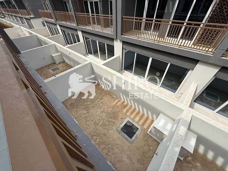 26 Balcony B 007. jpeg