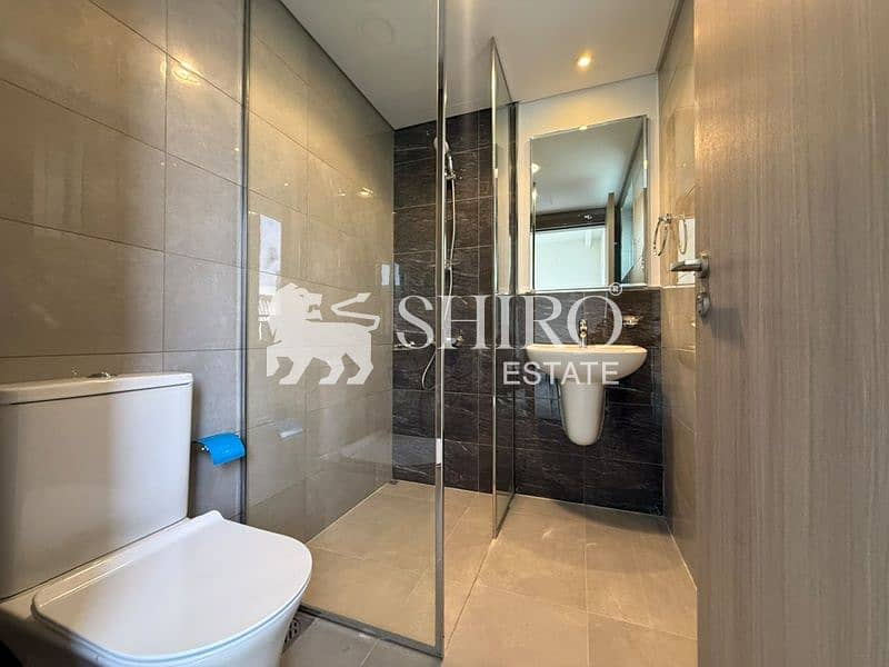 50 Bathroom 002. jpeg