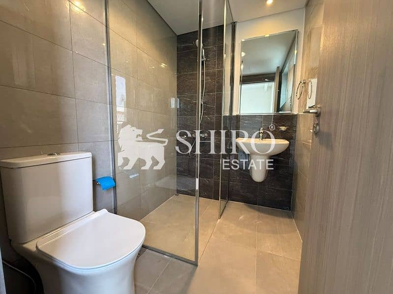 51 Bathroom 003. jpeg