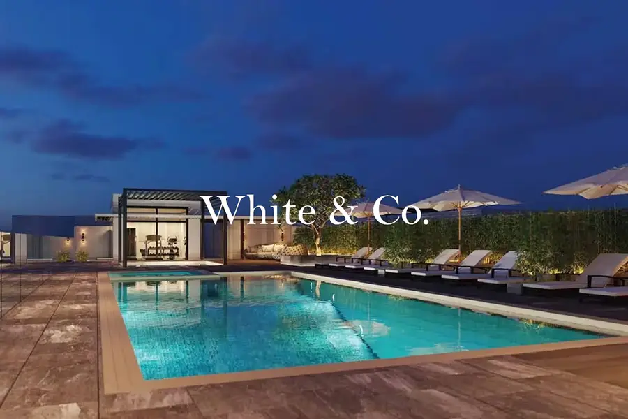 Modern Unit | Rooftop Pool | Top Location