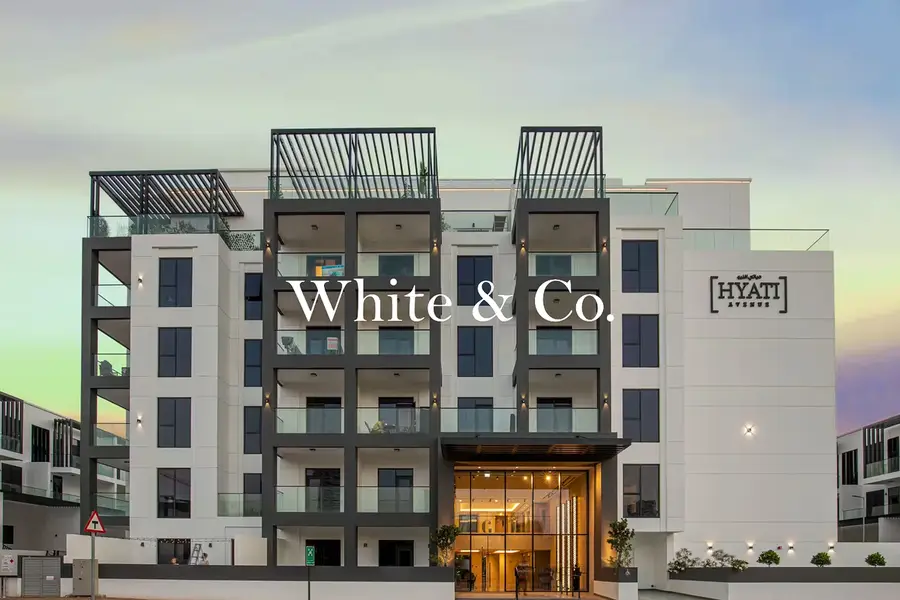 Modern Unit | Rooftop Pool | Top Location