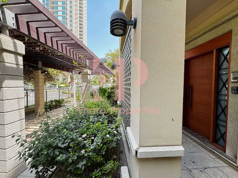 Vacant| Upgraded| Basement G+2| Gated Community