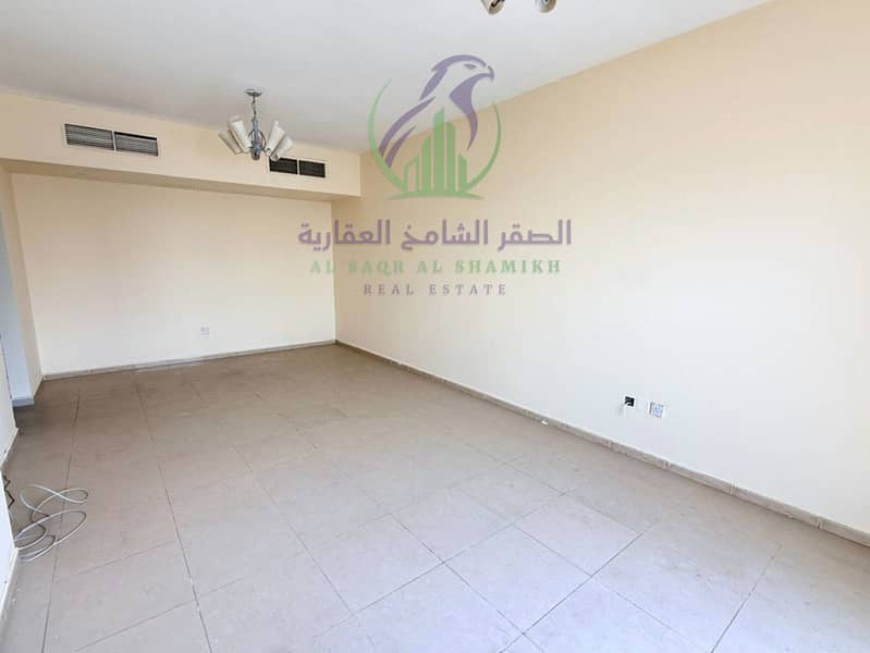6 apartment-for-rent-3-bedroom-altaawn-alsharqh-living-room-07. jpg