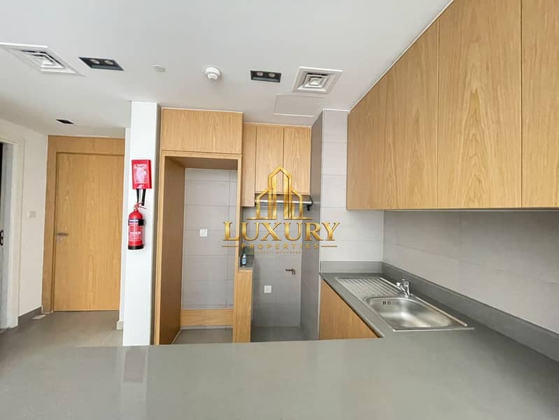 11 Spacious 1 BHK | 2 Washrooms | AED 42,999 | 4 Payments