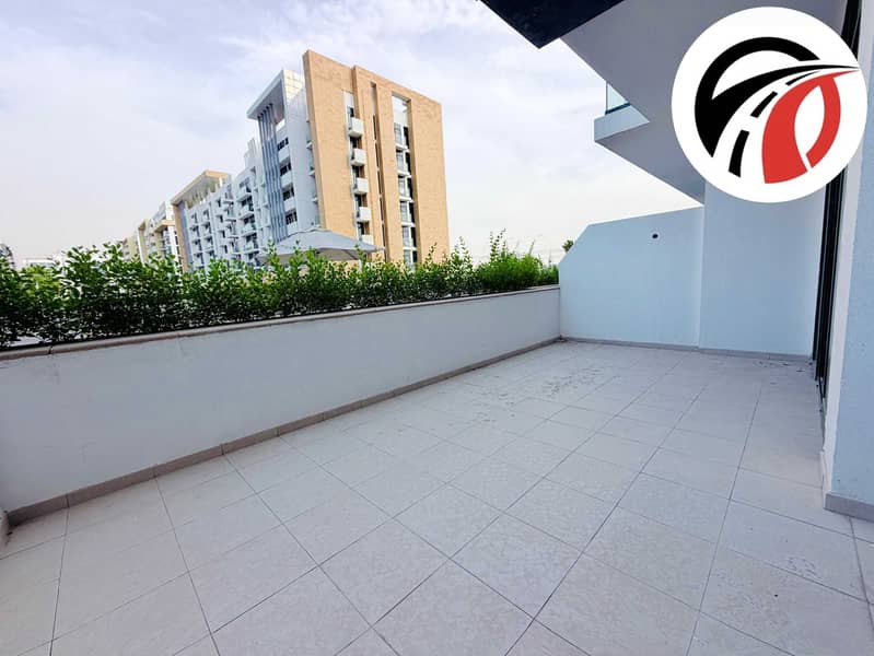 10 9ffe20ea-71f6-4643-9365-6711688ed753. jpg
