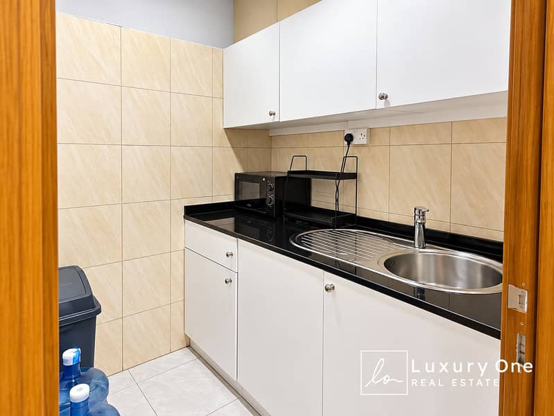 10 Modern Utility Sink Nook. png
