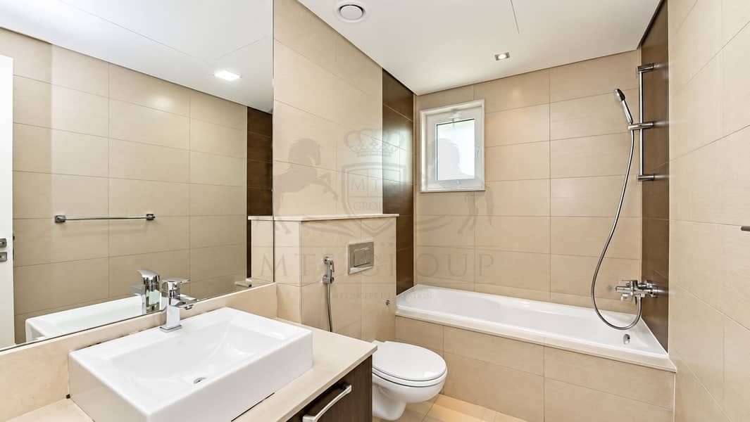 10 Modern Beige Tile Bathroom. png