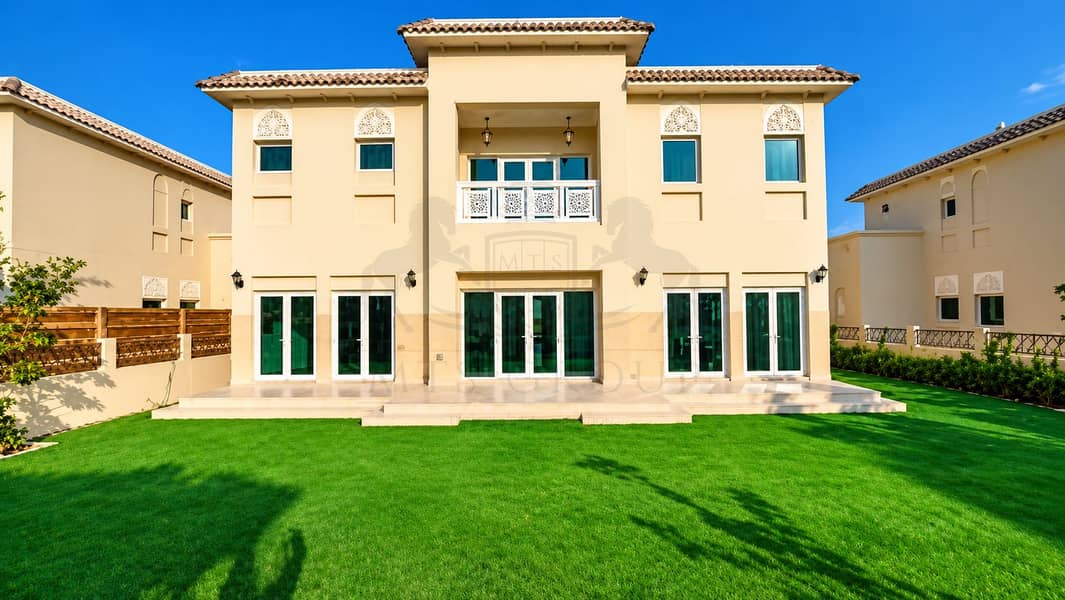 15 Symmetrical Mediterranean Villa in Sunlight. png