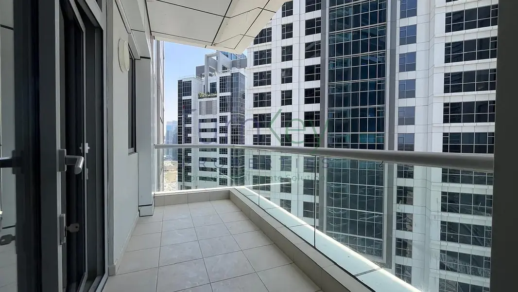2 BR Large layout |Sea view |near to metro |Vacant