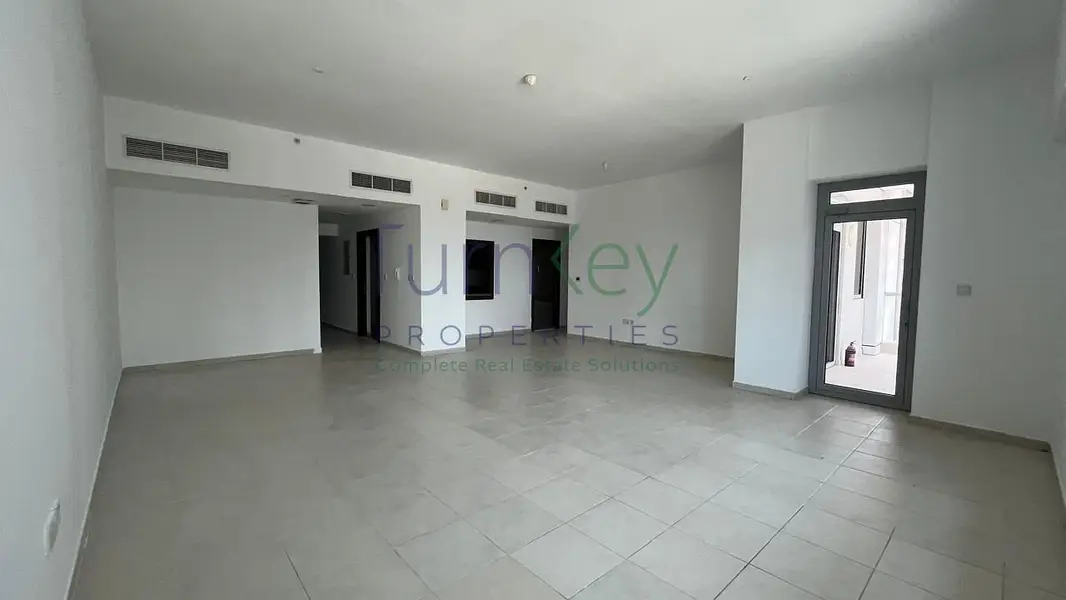 2 BR Large layout |Sea view |near to metro |Vacant
