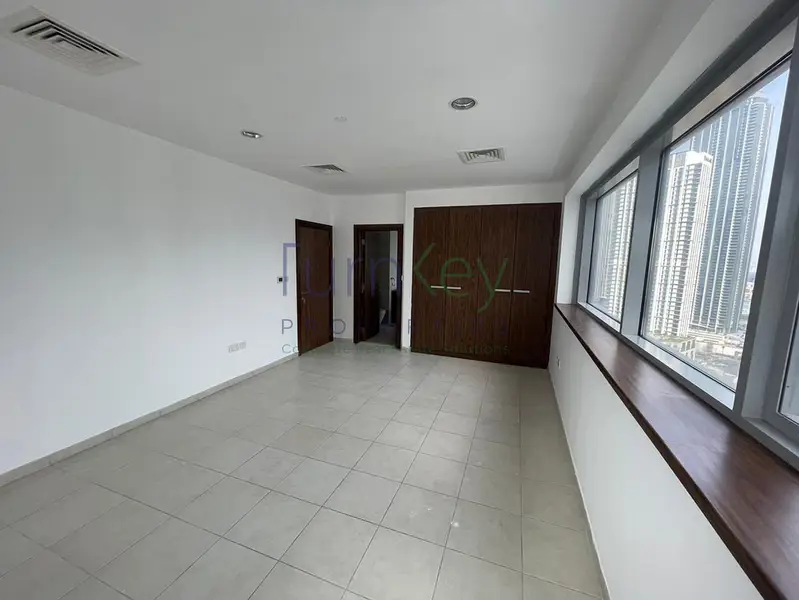 2 BR Large layout |Sea view |near to metro |Vacant