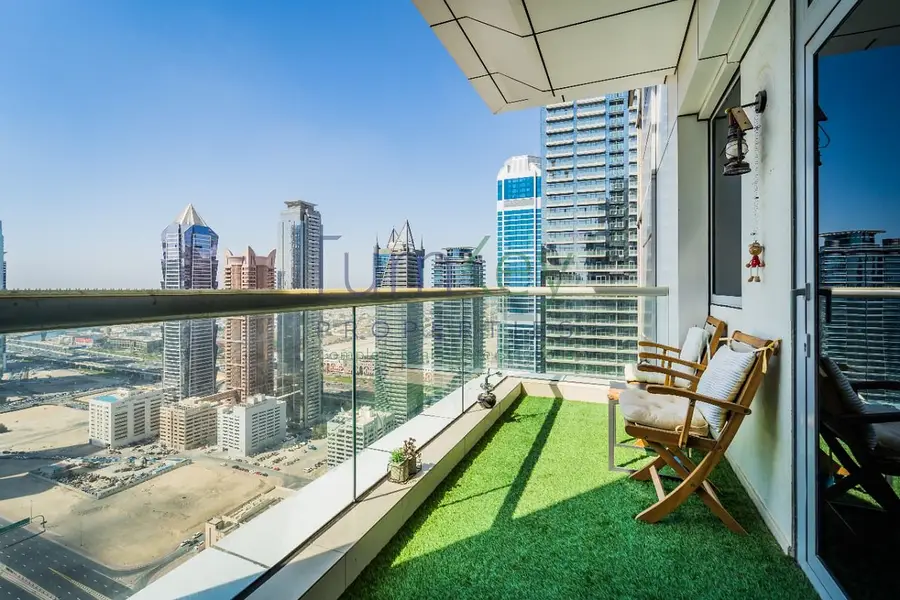 2 BR Large layout |Sea view |near to metro |Vacant