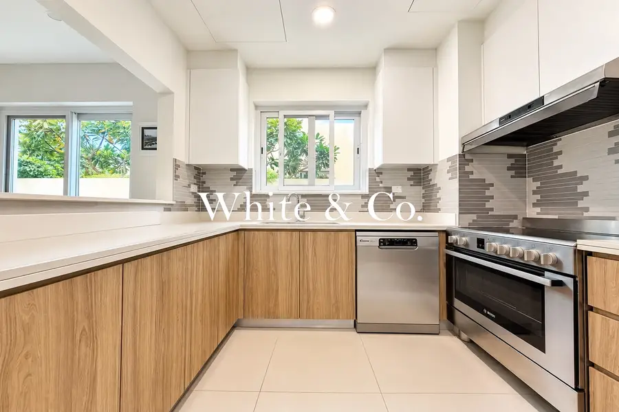 Amaranta 1 | 4 Bed + Maid | November End