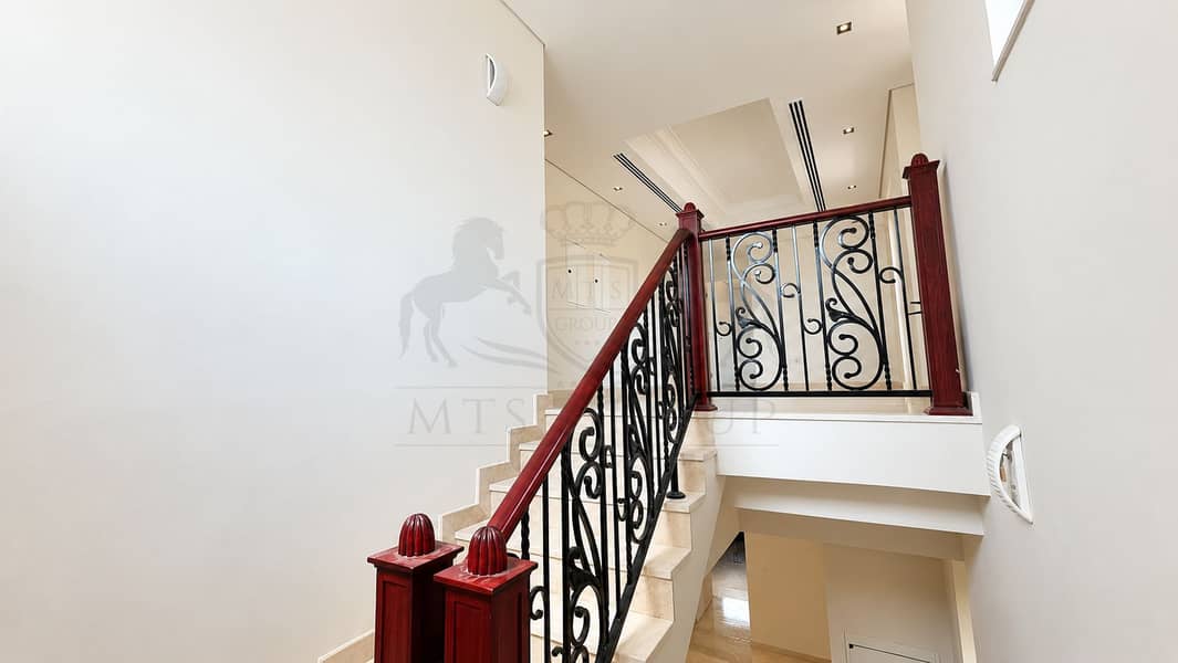 7 Elegant Marble Staircase and Landing. png