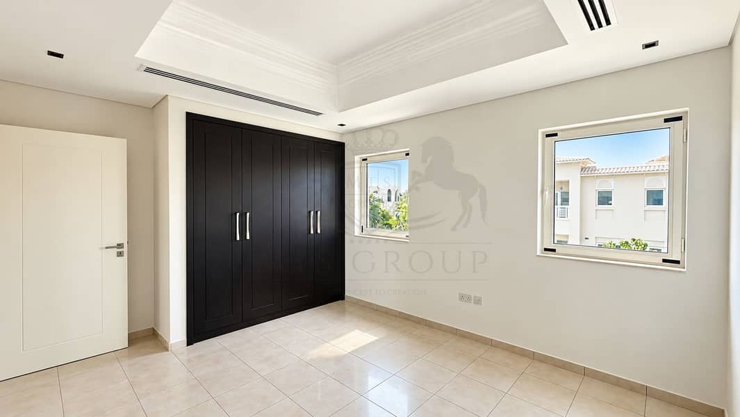 9 Modern Empty Bedroom with Built-In Wardrobe. png