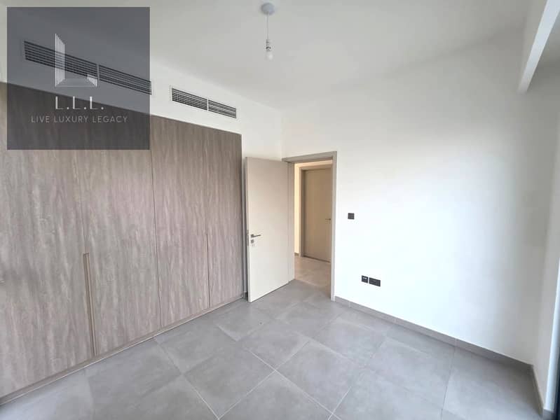 5 bd82a415-7882-4bba-ac97-cbf50d7c27b2. jpg