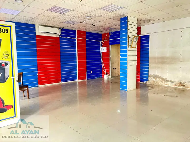 SHOP FOR RENT IN FRANCE CLUSTER