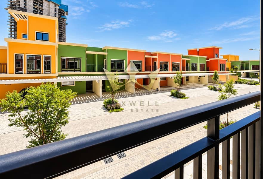 16 Vibrant Modern Townhouse Courtyard. png